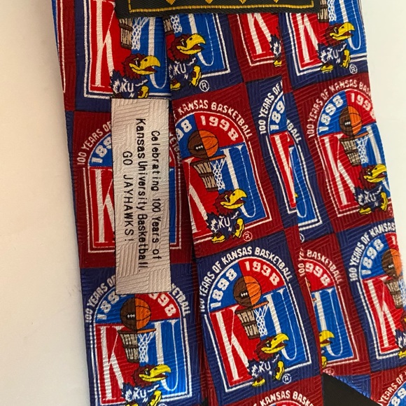 Preowned Mens Necktie. Kansas Jayhawks. Basketball 1898-1998. Red/Blue. - Picture 4 of 8